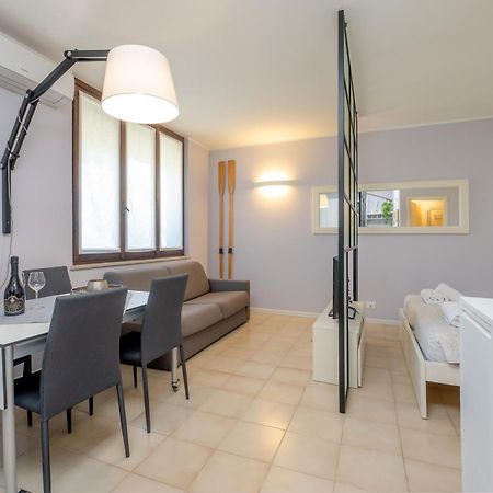 Casa Lugana 9 - Monolocale Con Piscina Fronte Lago Sirmione Zewnętrze zdjęcie
