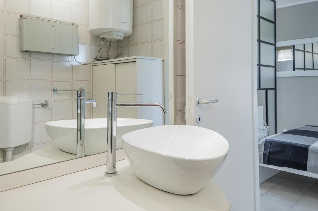 Casa Lugana 9 - Monolocale Con Piscina Fronte Lago Sirmione Zewnętrze zdjęcie