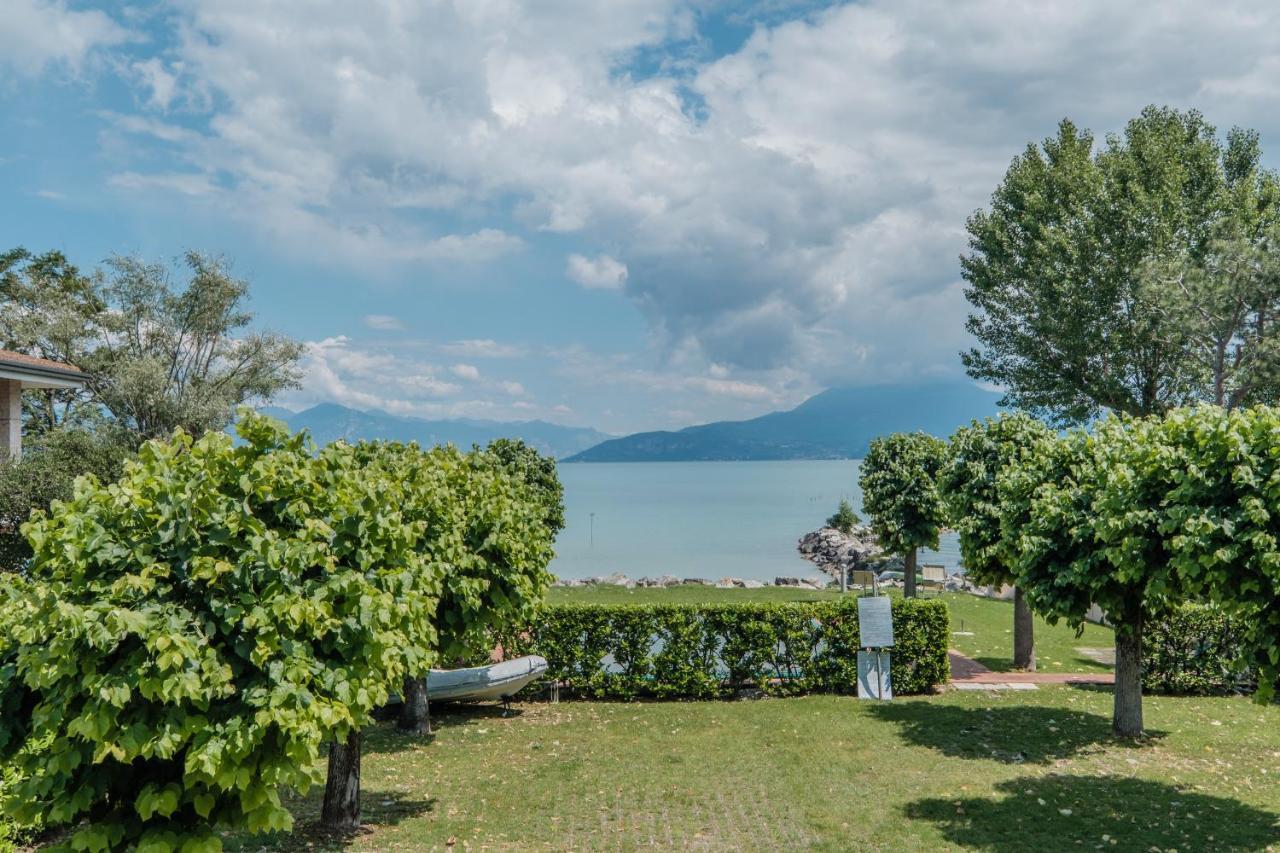 Casa Lugana 9 - Monolocale Con Piscina Fronte Lago Sirmione Zewnętrze zdjęcie