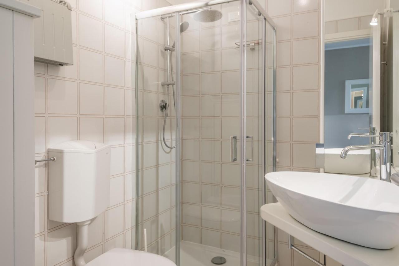 Casa Lugana 9 - Monolocale Con Piscina Fronte Lago Sirmione Zewnętrze zdjęcie