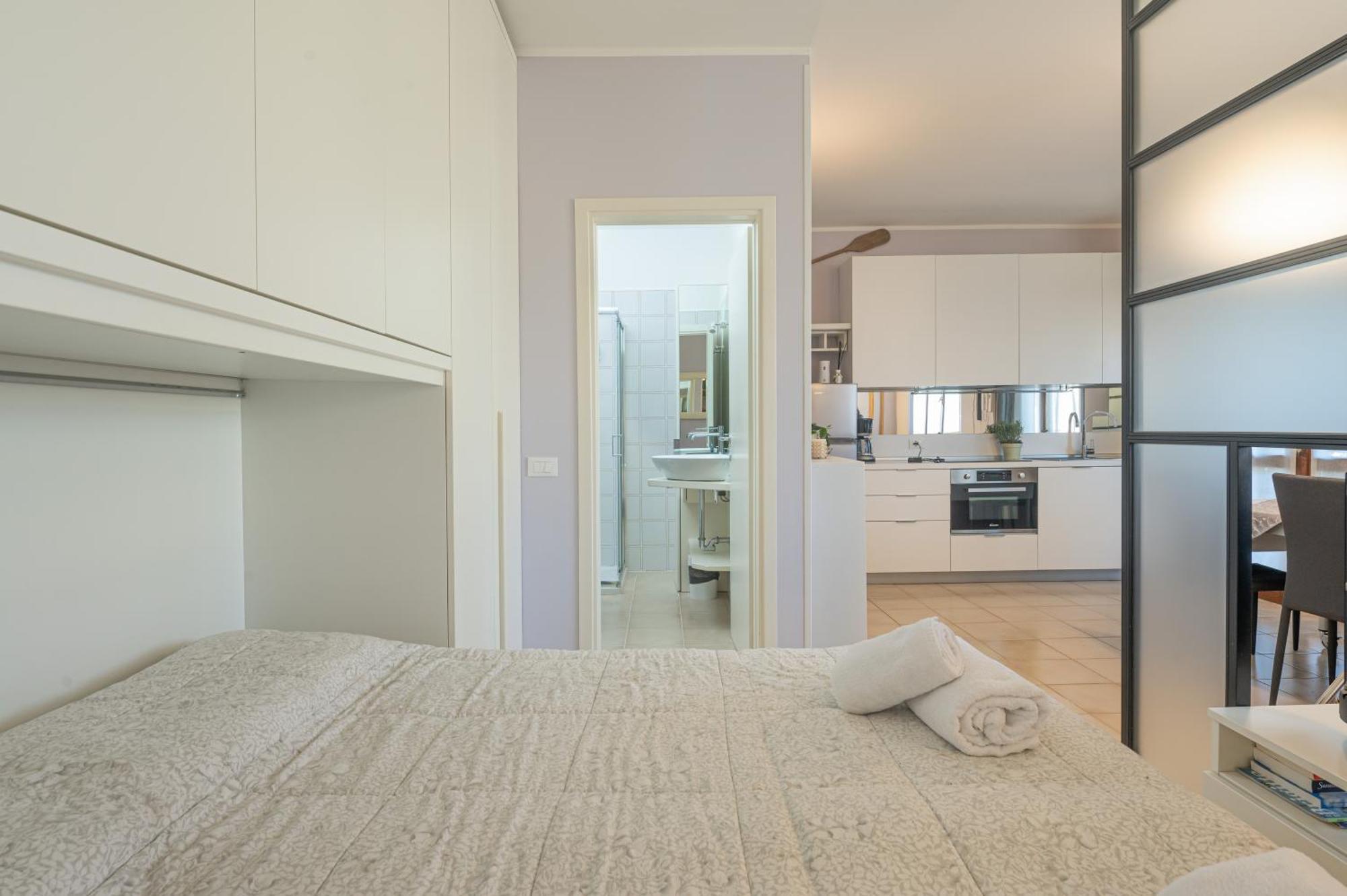 Casa Lugana 9 - Monolocale Con Piscina Fronte Lago Sirmione Zewnętrze zdjęcie